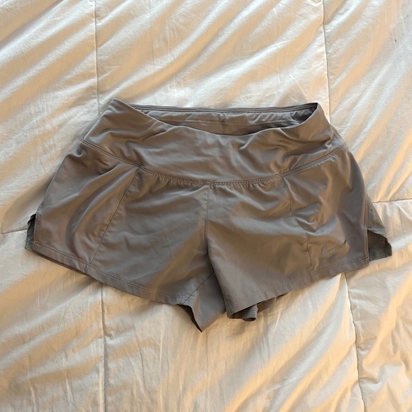 Nike Light Gray 2.5 Lined Running Shorts Color Light Gray Size XS - Picture 1 of 8